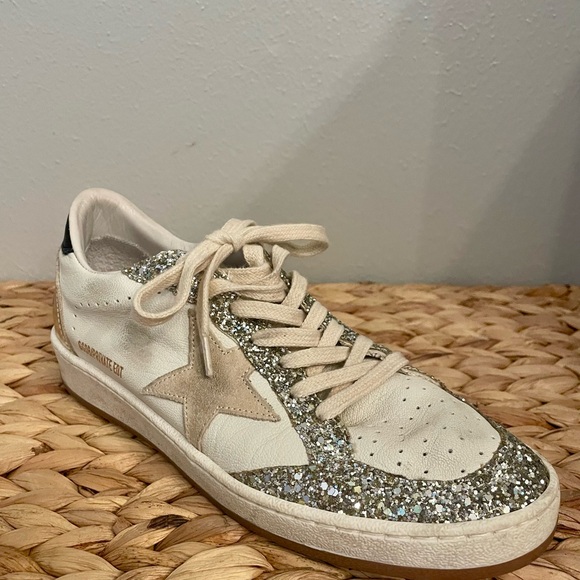 Pre-owned. Worn only a few times. Purchased February 2023 - Picture 6 of 9